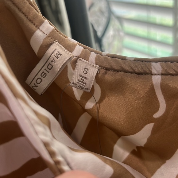 Madison new with tags top size - Picture 2 of 4